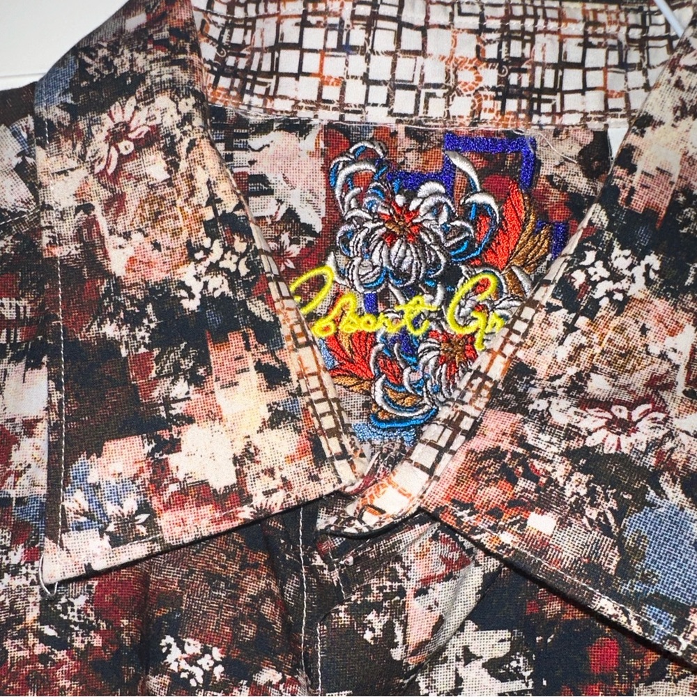 Like New Printed Cream/Black/Red Robert Graham
